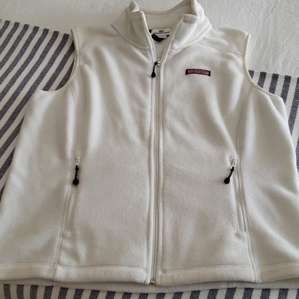 White Vest Vineyard Vines